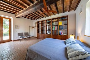 Beautiful 5-bed Villa in Cortona, Private Pool