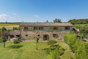 Beautiful 5-bed Villa in Cortona, Private Pool