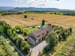 Beautiful 5-bed Villa in Cortona, Private Pool