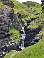 2-bed Cottage, Sleeps 5, Pets Ok, Close to Coast