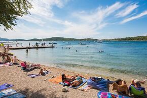 Lovely 1-bed Apartment With sea View in Srima