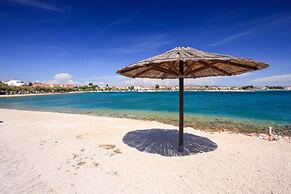 Charming 2-bed Apartment in Srima With sea View