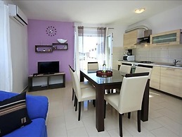 Remarkable 2-bed Apartment in Srima With sea View