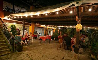 La Casa de Piedra By Rotamundos