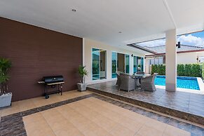 Luxury Pool Villa A18