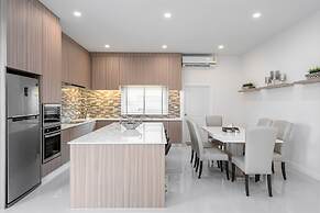 Luxury Pool Villa A18