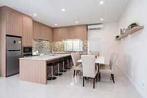 Luxury Pool Villa A18