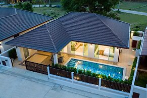 Luxury Pool Villa A18