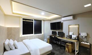 GUKMIN HOTEL