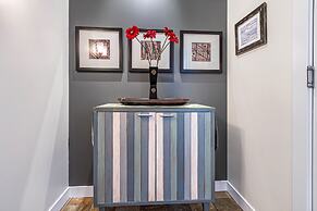 Aina Nalu 2bd/2ba 2 Bedroom Condo by Redawning