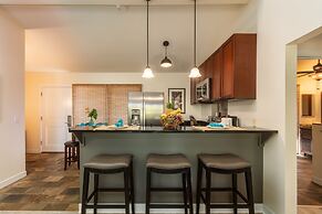 Aina Nalu 2bd/2ba 2 Bedroom Condo by Redawning