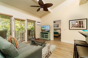 Aina Nalu 2bd/2ba 2 Bedroom Condo by Redawning