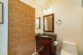 Aina Nalu 2bd/2ba 2 Bedroom Condo by Redawning