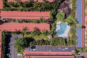 Aina Nalu 2bd/2ba 2 Bedroom Condo by Redawning