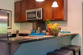 Aina Nalu 2bd/2ba 2 Bedroom Condo by Redawning