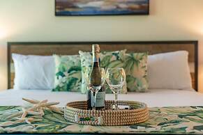 Aina Nalu 2bd/2ba 2 Bedroom Condo by Redawning