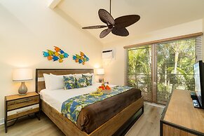 Aina Nalu 2bd/2ba 2 Bedroom Condo by Redawning