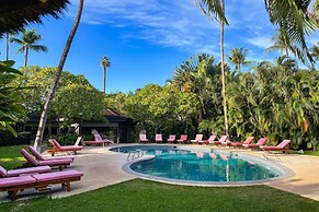 Aina Nalu 2bd/2ba 2 Bedroom Condo by Redawning