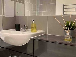 Cozy Urban Apartment in Wolverhampton