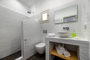 GK in Santorini Home ART