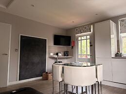 Rossal House Apartments