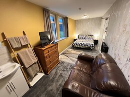 Rossal House Apartments