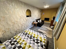 Rossal House Apartments