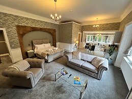 Rossal House Apartments