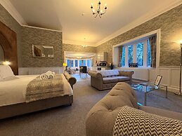 Rossal House Apartments