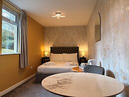 Rossal House Apartments