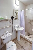 Richard's Motel Studio