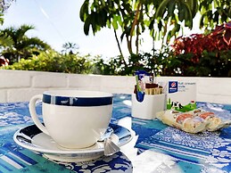 Boathouse Bed and Biscuit - Lower Deck