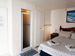 Boathouse Bed and Biscuit - Lower Deck