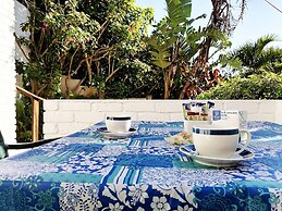 Boathouse Bed and Biscuit - Lower Deck