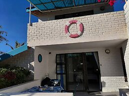 Boathouse Bed and Biscuit - Lower Deck