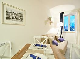 Old Town Splendid Apartments by Irundo