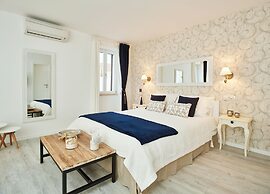 Old Town Splendid Apartments by Irundo