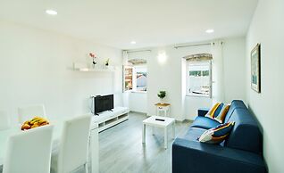 Old Town Splendid Apartments by Irundo