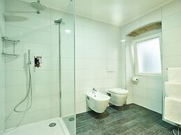 Old Town Splendid Apartments by Irundo