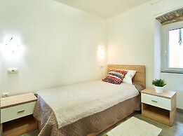 Old Town Splendid Apartments by Irundo