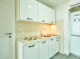 Old Town Splendid Apartments by Irundo