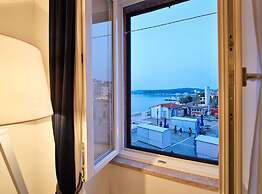 Old Town Splendid Apartments by Irundo