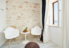 Old Town Splendid Apartments by Irundo