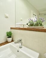 Old Town Splendid Apartments by Irundo