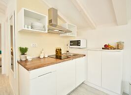 Old Town Splendid Apartments by Irundo