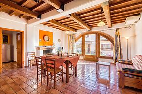 Laurel Apt With Shared Pool
