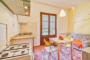 Laurel Apt With Shared Pool