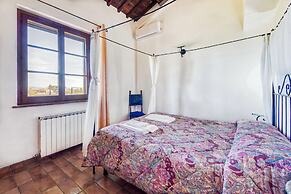 Laurel Apt With Shared Pool