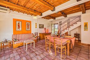 Laurel Apt With Shared Pool