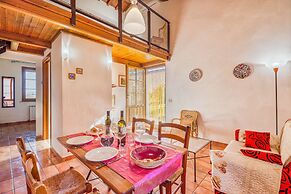 Laurel Apt With Shared Pool